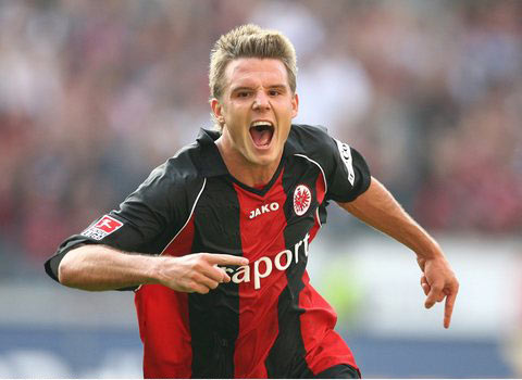 的表现落后 的表现落后